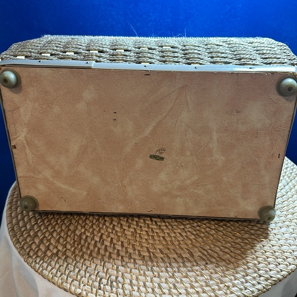 Vintage MCM RectangularTop Tapestry Faux Wicker Top Handle Sewing Box - Picture 9 of 9